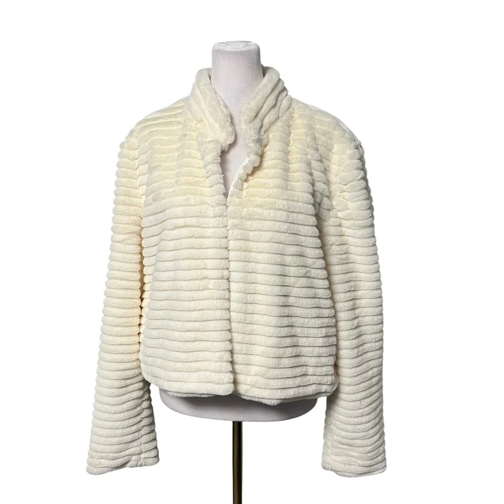 Betsey Johnson Ivory Off White Faux Fur Coat Shrug Size Large NWOT